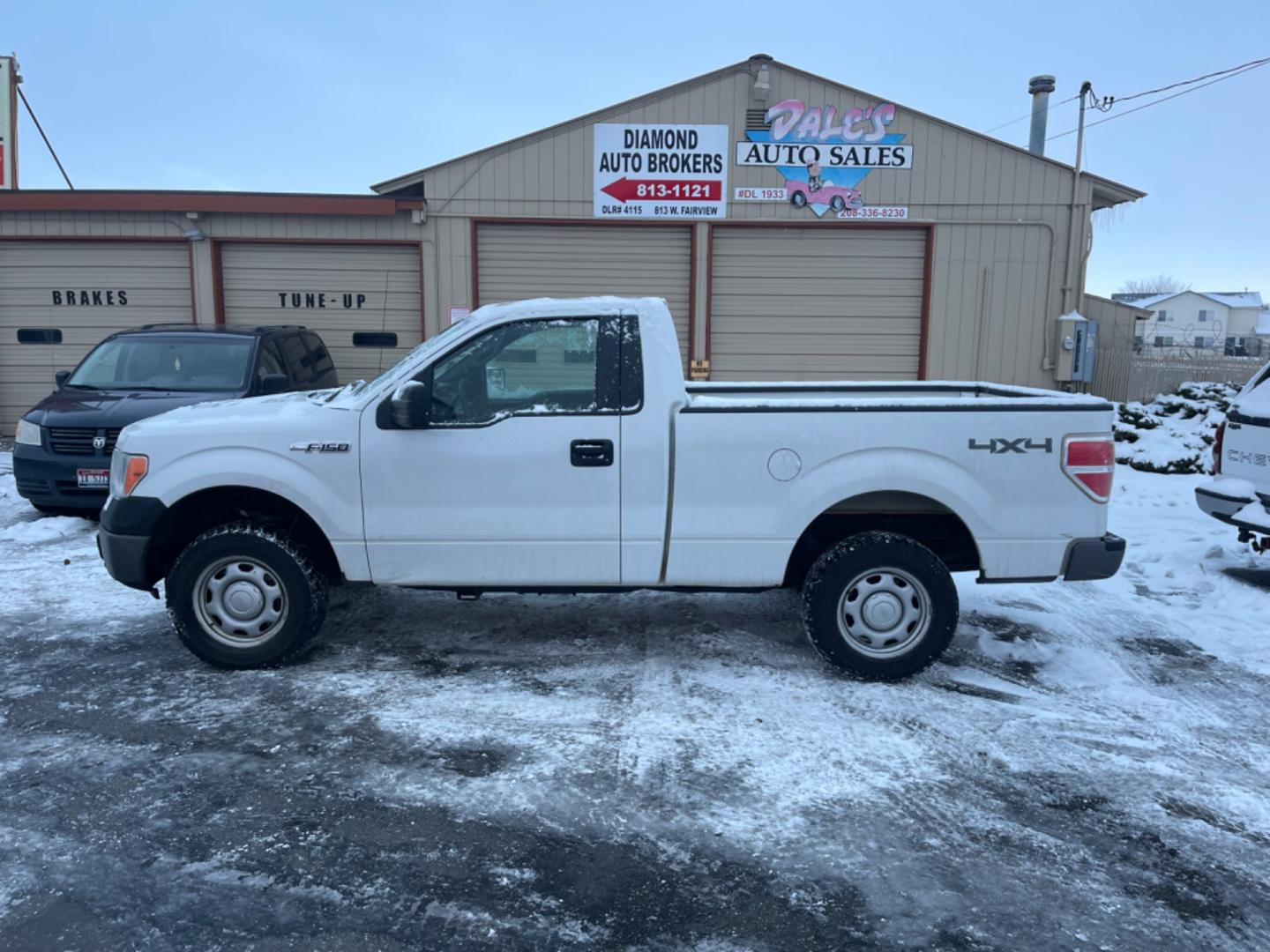 2012 Alpine White /Grey Ford F-150 XL (1FTMF1EM6CF) with an 3.7 V6 engine, AT transmission, located at 813 E Fairview Ave, Meridian , ID, 83642, (208) 336-8230, 43.618851, -116.384010 - Photo#0